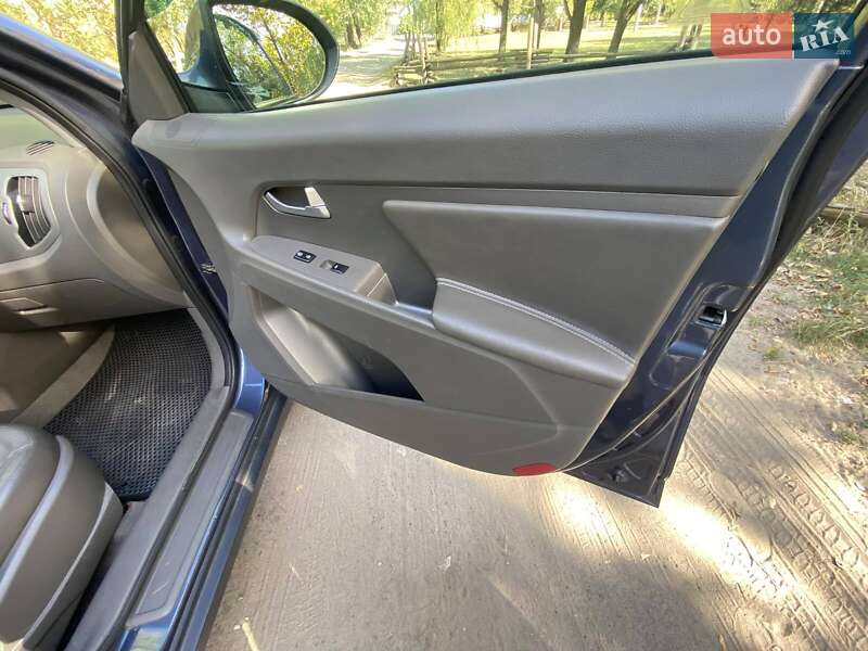 Внедорожник / Кроссовер Kia Sportage 2011 в Днепре