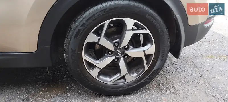 Позашляховик / Кросовер Kia Sportage 2018 в 