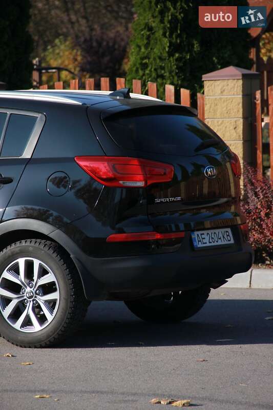 Позашляховик / Кросовер Kia Sportage 2015 в Дніпрі