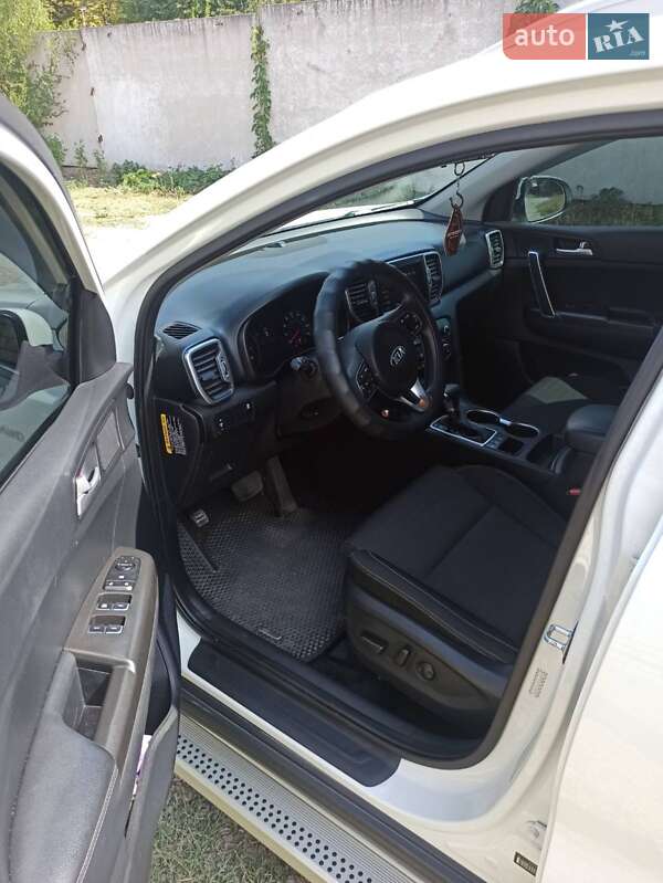 Внедорожник / Кроссовер Kia Sportage 2016 в Запорожье