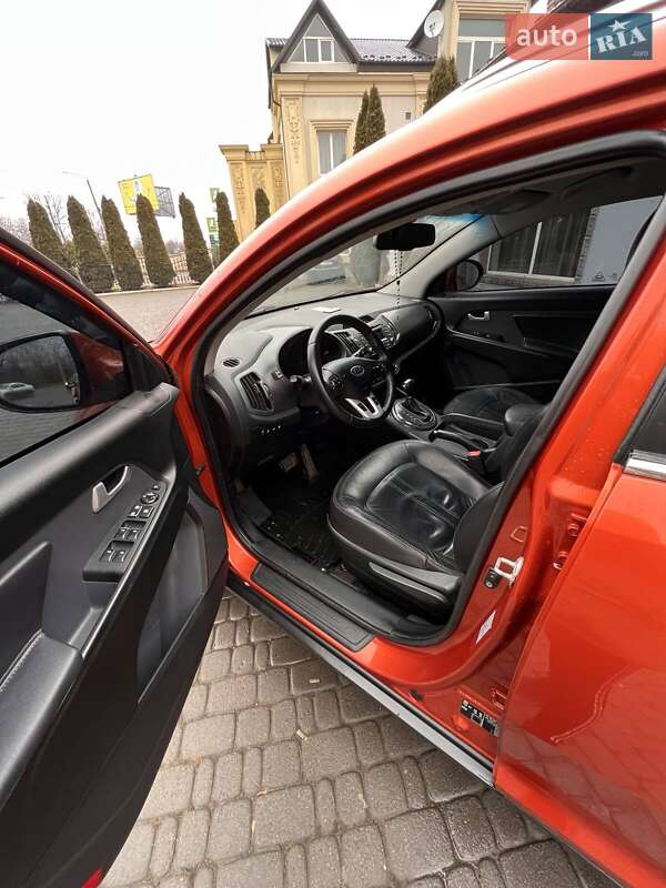 Позашляховик / Кросовер Kia Sportage 2012 в Чернівцях