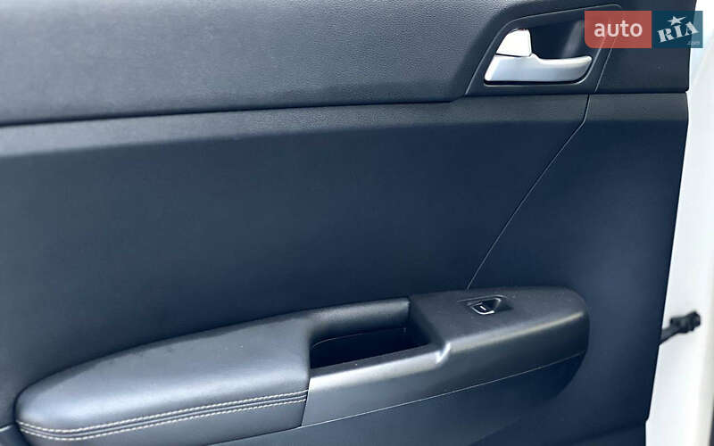 Внедорожник / Кроссовер Kia Sportage 2018 в Ивано-Франковске