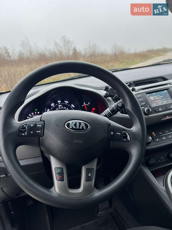 Позашляховик / Кросовер Kia Sportage 2015 в Львові