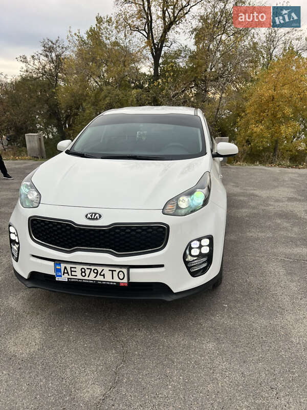 Позашляховик / Кросовер Kia Sportage 2016 в Дніпрі