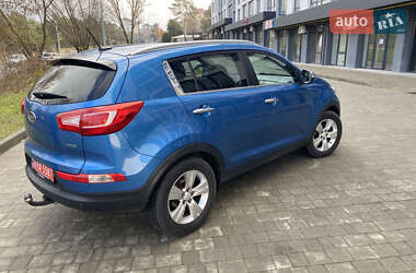 Внедорожник / Кроссовер Kia Sportage 2012 в Новояворовске