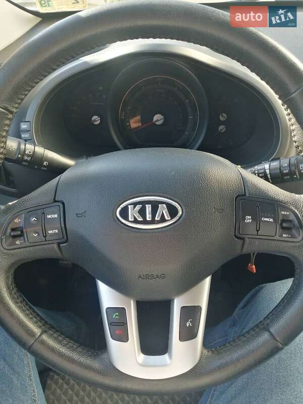 Позашляховик / Кросовер Kia Sportage 2012 в Кривому Розі