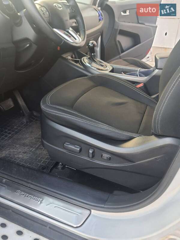 Позашляховик / Кросовер Kia Sportage 2012 в Кривому Розі