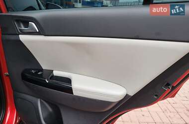 Позашляховик / Кросовер Kia Sportage 2016 в Полтаві