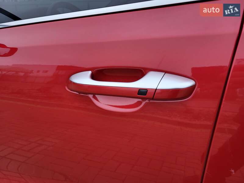 Позашляховик / Кросовер Kia Sportage 2016 в Полтаві