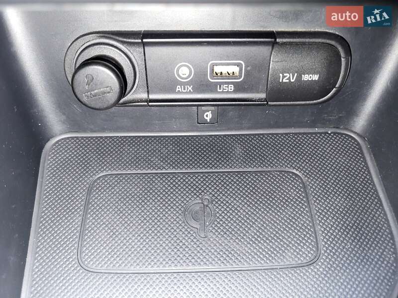 Позашляховик / Кросовер Kia Sportage 2016 в Полтаві