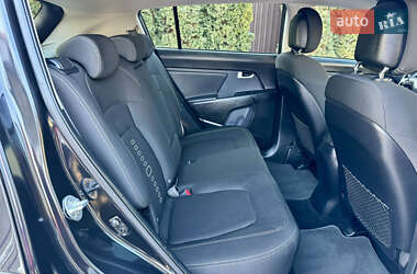 Позашляховик / Кросовер Kia Sportage 2013 в 