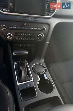 Позашляховик / Кросовер Kia Sportage 2019 в 
