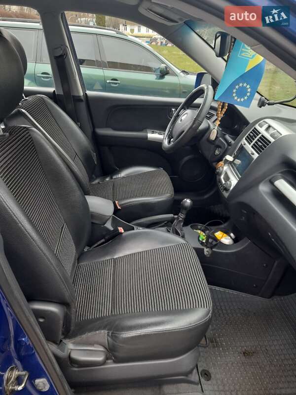 Внедорожник / Кроссовер Kia Sportage 2005 в Макарове