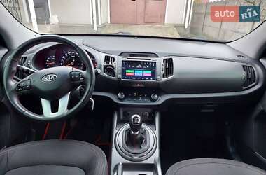 Внедорожник / Кроссовер Kia Sportage 2012 в 