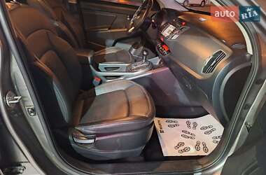 Внедорожник / Кроссовер Kia Sportage 2010 в 
