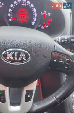 Внедорожник / Кроссовер Kia Sportage 2012 в Черкассах