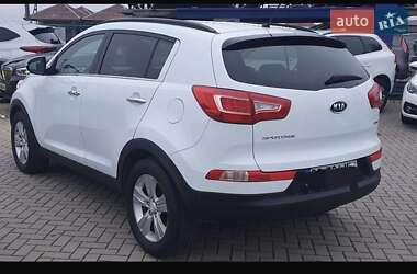 Внедорожник / Кроссовер Kia Sportage 2012 в Черновцах