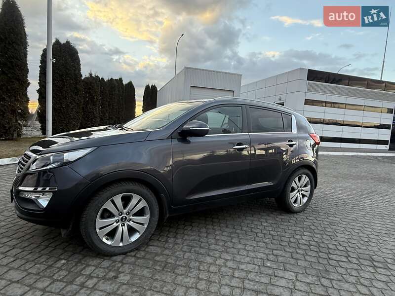 Внедорожник / Кроссовер Kia Sportage 2012 в 