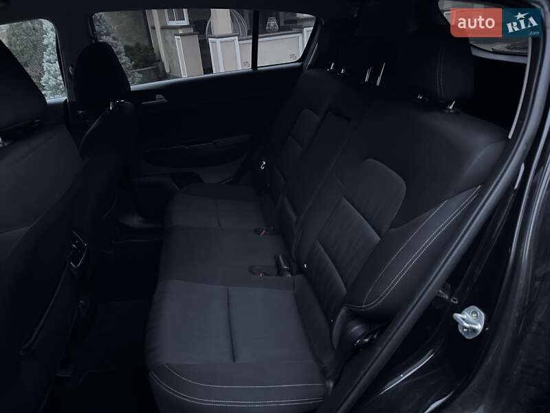 Внедорожник / Кроссовер Kia Sportage 2016 в Коростене