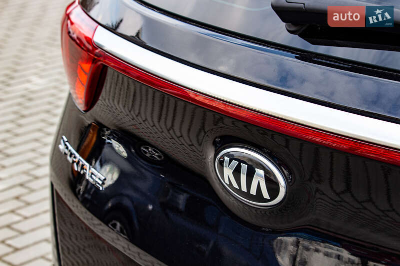 Внедорожник / Кроссовер Kia Sportage 2017 в Львове