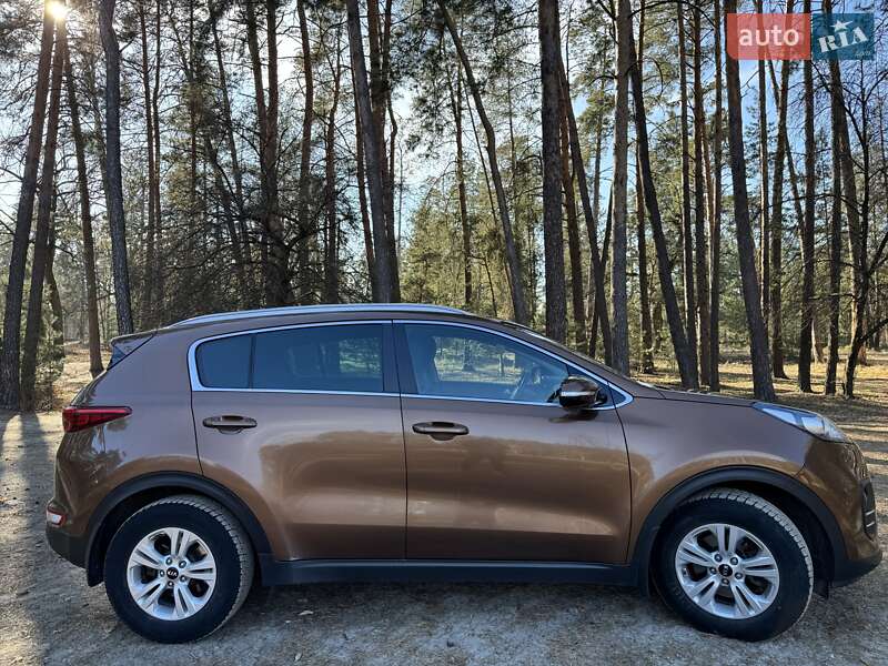 Внедорожник / Кроссовер Kia Sportage 2017 в Корсуне-Шевченковском