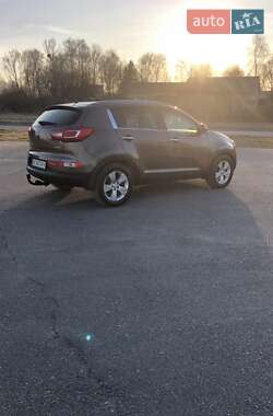Внедорожник / Кроссовер Kia Sportage 2012 в 