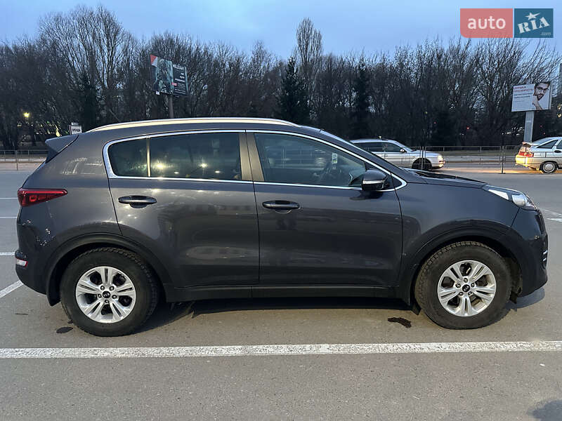 Внедорожник / Кроссовер Kia Sportage 2016 в Хмельницком