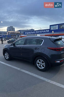Внедорожник / Кроссовер Kia Sportage 2016 в 