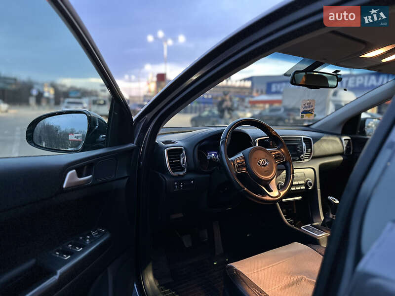 Внедорожник / Кроссовер Kia Sportage 2016 в Хмельницком
