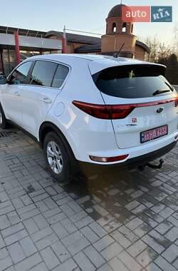 Внедорожник / Кроссовер Kia Sportage 2017 в 
