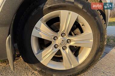 Внедорожник / Кроссовер Kia Sportage 2012 в 