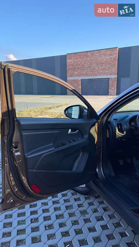 Внедорожник / Кроссовер Kia Sportage 2012 в Хмельницком