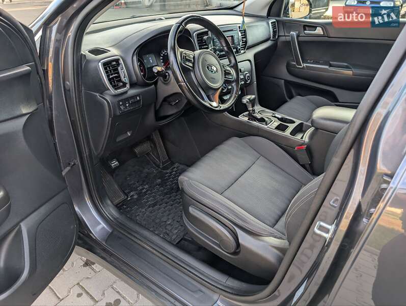 Внедорожник / Кроссовер Kia Sportage 2017 в Иршаве
