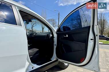 Внедорожник / Кроссовер Kia Sportage 2015 в 