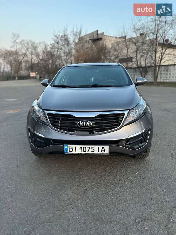 Внедорожник / Кроссовер Kia Sportage 2013 в 