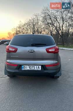 Внедорожник / Кроссовер Kia Sportage 2013 в 