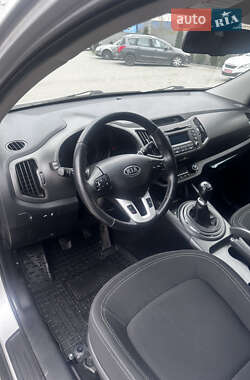 Позашляховик / Кросовер Kia Sportage 2012 в 