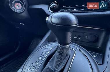 Внедорожник / Кроссовер Kia Sportage 2012 в 