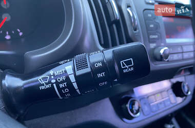 Внедорожник / Кроссовер Kia Sportage 2012 в 