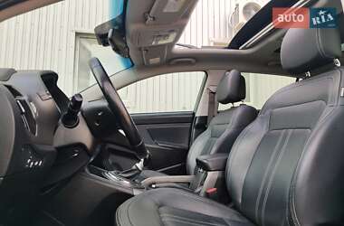 Позашляховик / Кросовер Kia Sportage 2013 в 