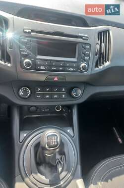 Внедорожник / Кроссовер Kia Sportage 2012 в 