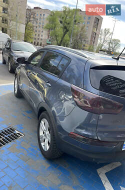 Внедорожник / Кроссовер Kia Sportage 2011 в 