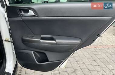 Внедорожник / Кроссовер Kia Sportage 2016 в 