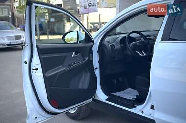 Позашляховик / Кросовер Kia Sportage 2011 в 