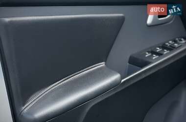 Позашляховик / Кросовер Kia Sportage 2011 в 