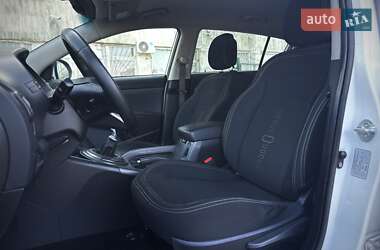 Позашляховик / Кросовер Kia Sportage 2011 в 