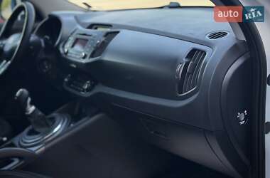 Позашляховик / Кросовер Kia Sportage 2011 в 