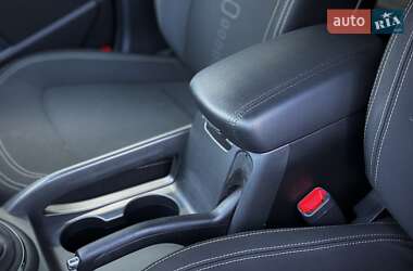 Позашляховик / Кросовер Kia Sportage 2011 в 