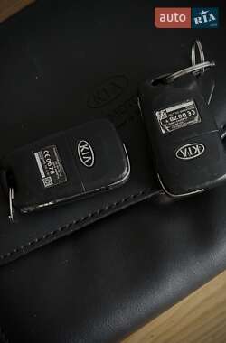Позашляховик / Кросовер Kia Sportage 2011 в 