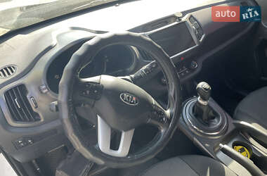 Позашляховик / Кросовер Kia Sportage 2013 в 